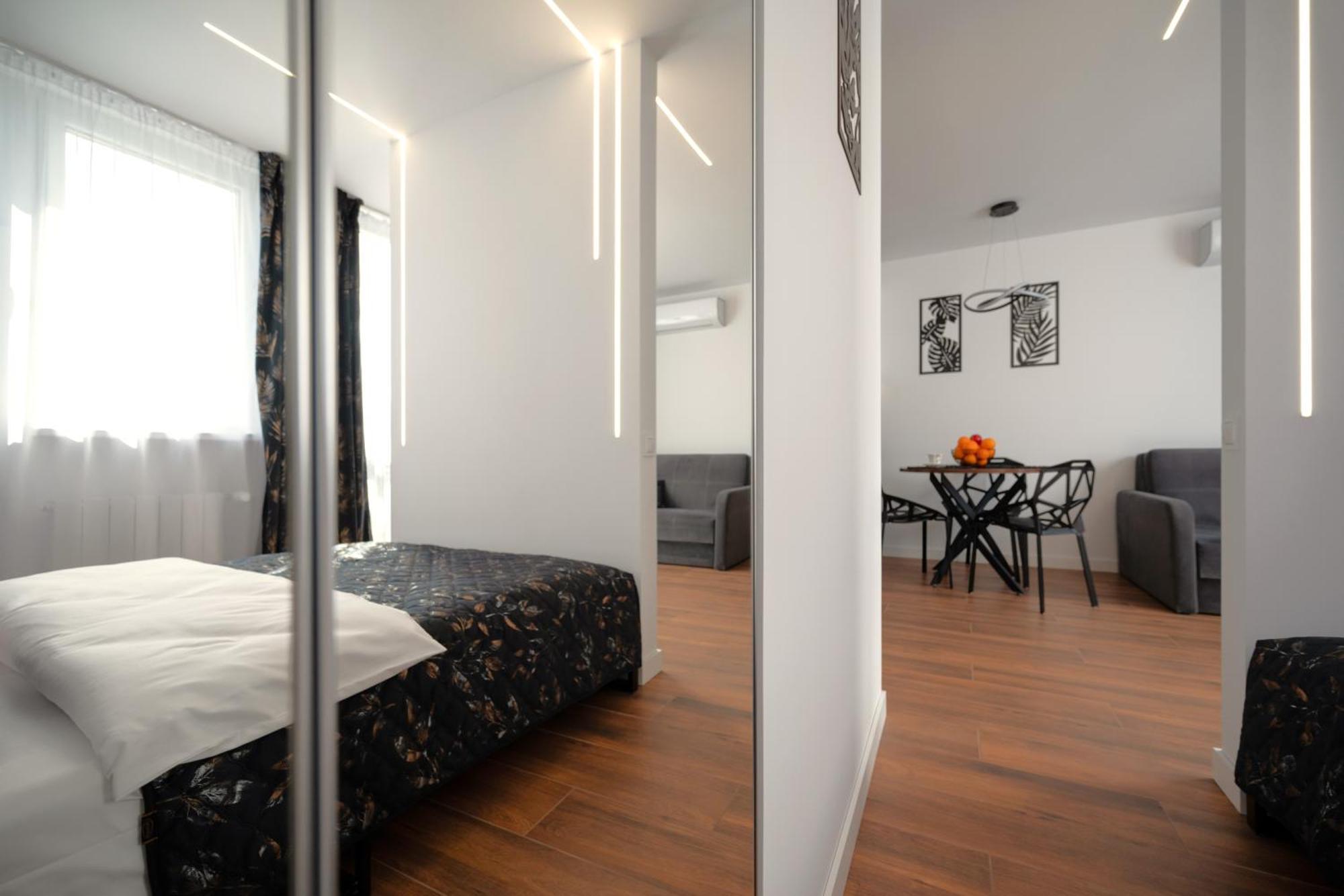 Center Grzybowska, Next To Warsaw's Business District, Metro Onz & Westin By Warsawskyline Apartmán *