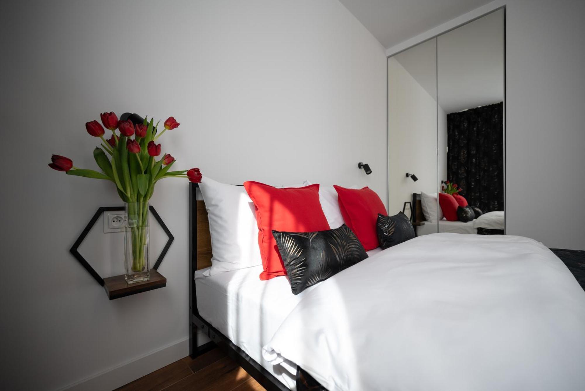 Apartmán Center Grzybowska, Next To Warsaw's Business District, Metro Onz & Westin By Warsawskyline *