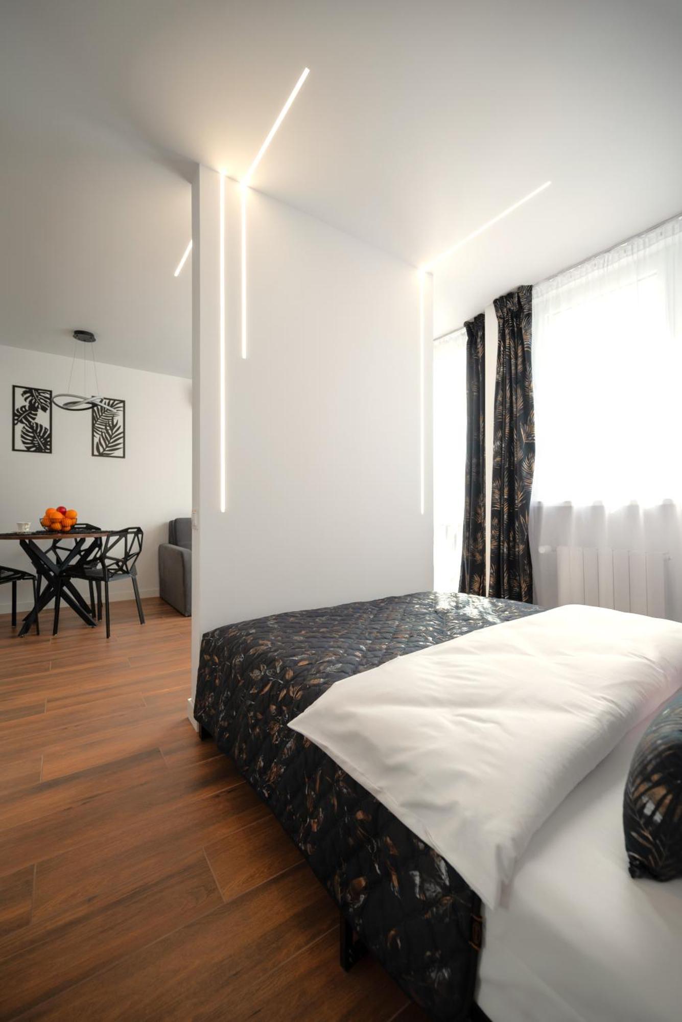 Apartmán Center Grzybowska, Next To Warsaw's Business District, Metro Onz & Westin By Warsawskyline *